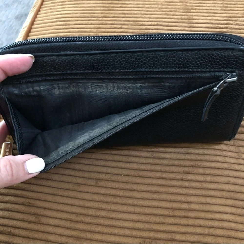 Chanel zip around wallet Auth